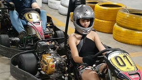 Tragédia em pista de kart: atração de 22 euros deixou brasileira sem couro cabeludo