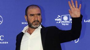 Eric Cantona recebe prémio Presidente da UEFA