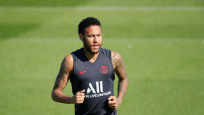 Reunião entre Barcelona e PSG por Neymar termina sem acordo: oferta de 170 milhões rejeitada