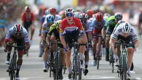 Fabio Jakobsen vence quarta etapa ao sprint