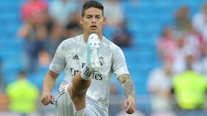 Ex-médico da Colombia 'arrasa' James Rodríguez: «Anda de festa em festa»