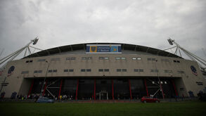 Football Ventures compra Bolton e salva clube da extinção