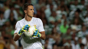 Renovação fechada com Vlachodimos