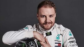Valtteri Bottas continua na Mercedes