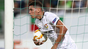 Paulinho ainda aguarda luz verde