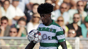 Thierry Correia fica no plantel