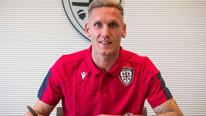 Cagliari garante guarda-redes que chegou a ser apontado ao Benfica