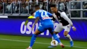 Vírgula mais túnel: Cristiano Ronaldo deslumbrou neste lance