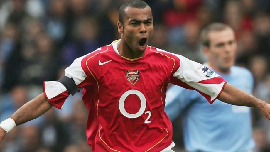 Ashley Cole decidiu pendurar as botas aos 38 anos