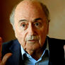 Blatter: «Dizem que poderia almoçar três vezes por dia»