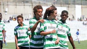 Sporting bate Belenenses e mantém-se no grupo da frente