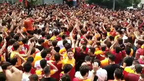 Adeptos do Galatasaray em euforia com chegada de Falcão