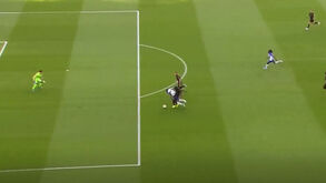 Jogador do V. Guimarães foi expulso aos 45 segundos do encontro com o FC Porto