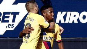 Nova estrela do Barcelona é representada por irmão de Messi