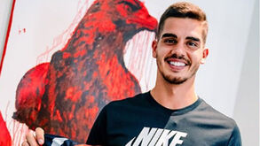 André Silva oficializado como reforço do Eintracht Frankfurt