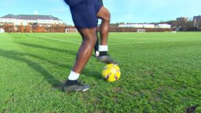 Yannick Bolasie explica como faz a finta que é sua imagem de marca