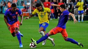 Brasil empata com a Colômbia no regresso de Neymar