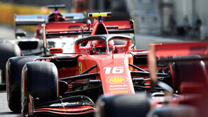Charles Leclerc consegue pole position em Monza após qualificação bizarra