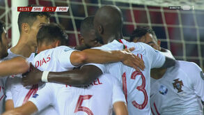 William Carvalho aproveitou 'placagem' sérvia para abrir o marcador em Belgrado