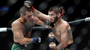 Khabib voltou a vencer e McGregor não resistiu em mandar a sua 'boca'
