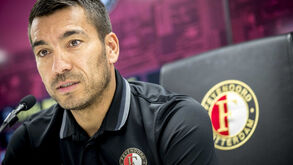 Giovanni van Bronckhorst é ‘reforço’ do Manchester City