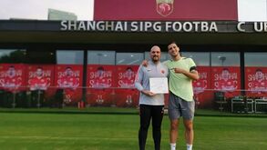 Diogo Dalot foi à China em busca do 'Doutor Milagre'