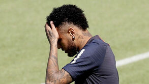 Valdano crítico de Neymar: «Vive a profissão de forma confusa»