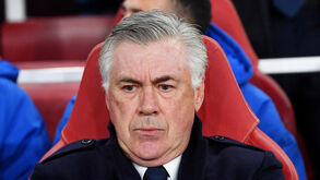 Ancelotti lamenta atraso nas obras do estádio do Nápoles e explode: «Onde vamos equipar-nos?»