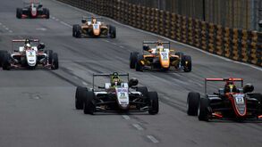 Novas imagens do acidente de F3 em Macau mostram violência do embate