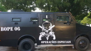 'Caveirão' da polícia invade centro de treinos do Fluminense após troca de tiros com bandidos