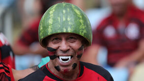 Da melancia à falta de oxigénio: viu-se de tudo nas bancadas do Maracanã