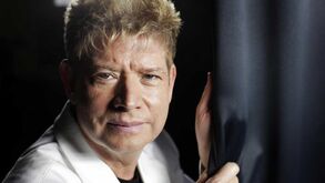 Morreu o cantor Roberto Leal