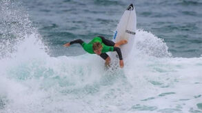 Azores Airlines Pro: Teenager Afonso Antunes brilha na estreia
