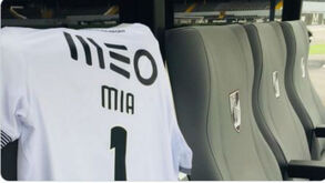 Mia Khalifa ofereceu-se para apoiar o V. Guimarães e já tem camisola personalizada