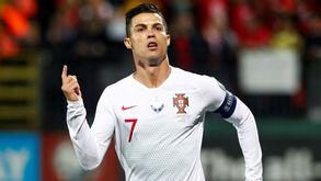 Revelações da mãe de Ronaldo motivam campanha do Benfica e resposta do Sporting não tardou