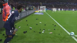 Neymar foi alvo da fúria dos adeptos mas no final voltou a ser o herói do PSG