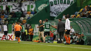 Vietto contesta substituição e adeptos do Sporting assobiam decisão de Pontes durante minutos