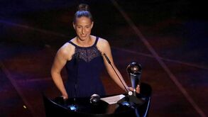 Sari van Veenendaal: a premiada que viajou à gala FIFA 'The Best' num voo 'low-cost'