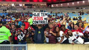 Sósias invadiram bancadas do Maracanã: de Jorge Jesus a Gabigol