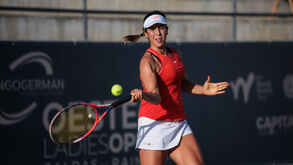 Inês Murta de gala noturna passa aos oitavos-de-final e espera por Kaia Kanepi