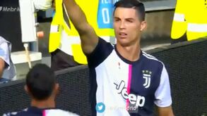 Cristiano Ronaldo foi ao primeiro andar para somar mais um golo pela Juventus