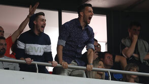 Samaris vibrou como um adepto com a vitória do Benfica