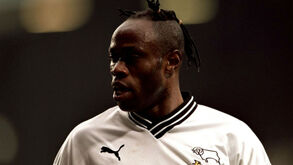 Taribo West recorda saída do Milan: «A máfia expulsou-me»