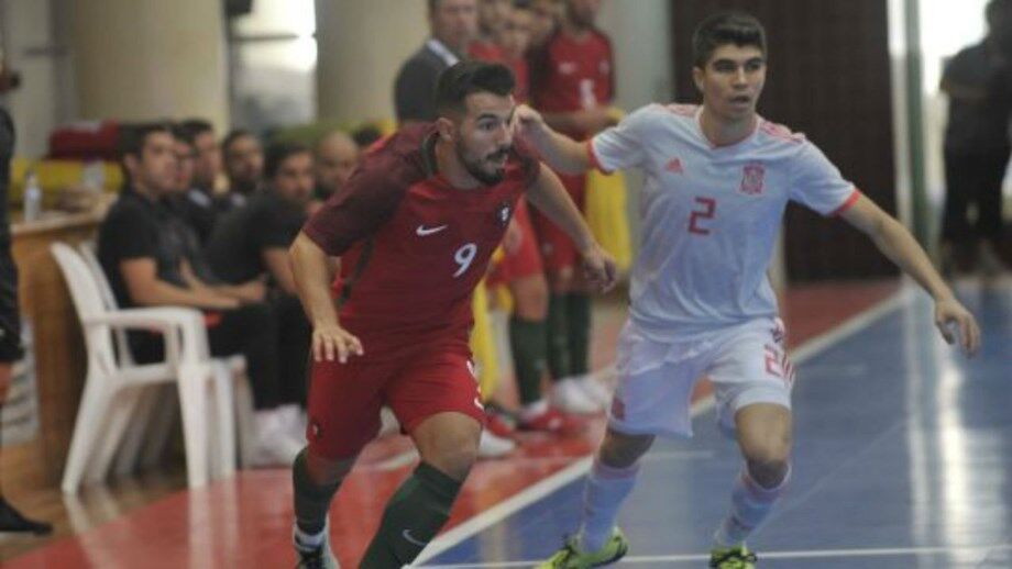 Selecionador José Luís Mendes sonha com 'final feliz' no Europeu sub-19