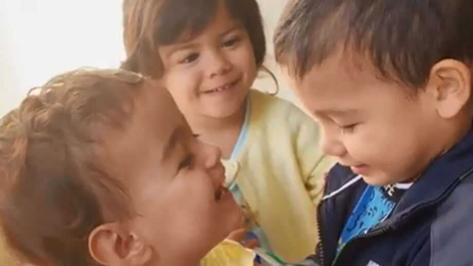 Promete ser viral o vídeo que Georgina Rodríguez partilhou este domingo com Mateo, Alana e Eva tanta é a ternura entre os três filhos de Cristiano Ronaldo