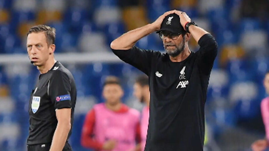 O Liverpool perdeu com o Nápoles por 2-0 em Itália, tendo o primeiro golo resultado da conversão de um penálti aos 82' após uma falta de Robertson sobre Callejón