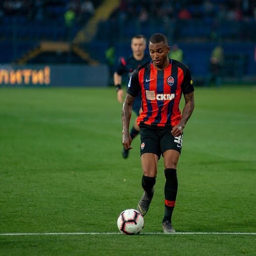 Fernando foi oficializado nos leões. O jogador chega do Shakhtar Donetsk para render Raphinha