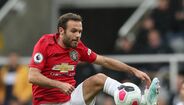 Juan Mata - Contratado na era David Moyes ao Chelsea, por 44,73 milhões de euros, o espanhol mantém-se ainda em Old Trafford.
