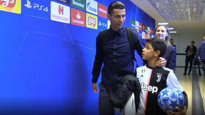 Ronaldo mostra serviço na Champions e é Cristianinho quem se safa na saída 