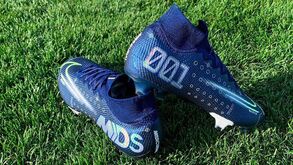 Ronaldo desafia fãs a utilizarem as suas chuteiras... mas o preço assusta